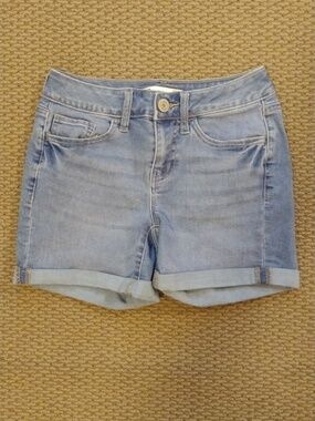 SO Low-Rise Midi Jean Shorts